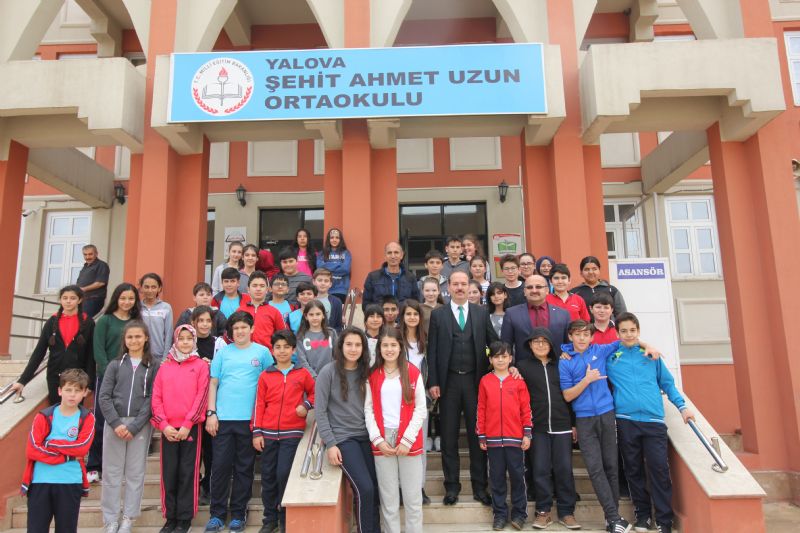 Milli Eğitim Müdürü Ali Tosundan Şehit Ahmet Uzun Ortaokuluna ziyaret