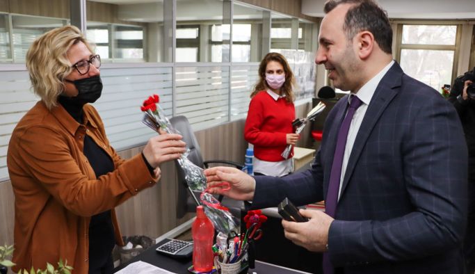 Başkan Vekili Tutuk ve eşi kadınların gününü kutladı