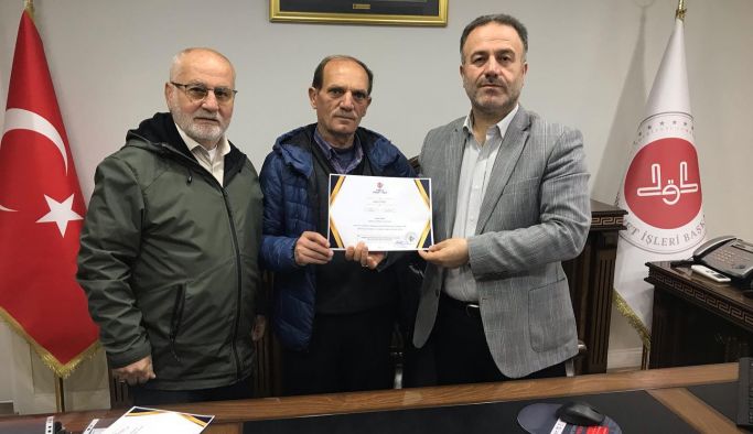 Muhtarlar, TDV Altınova Şubesine bağış yaptılar