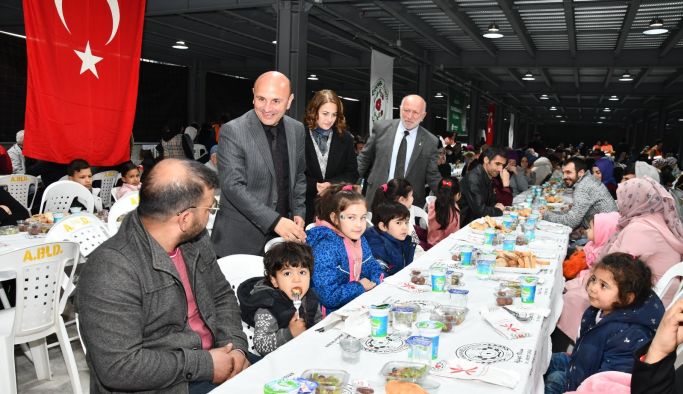 Ramazan’da Altınova, birlikte iftar açtı