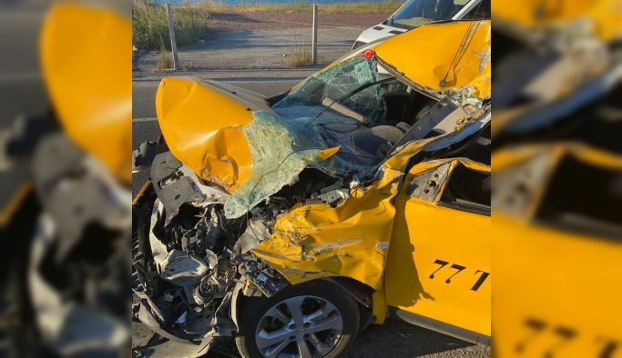 Yalova'da taksi ile kamyonun çarpıştığı kazada 1 kişi yaralandı