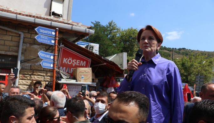 İYİ Parti Genel Başkanı Meral Akşener, Yalova'da ziyaretlerde bulundu