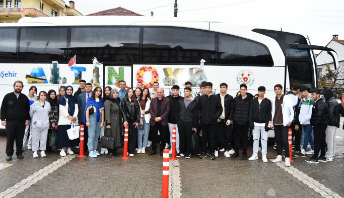 Altınovalı liseliler Bursa'yı geziyor