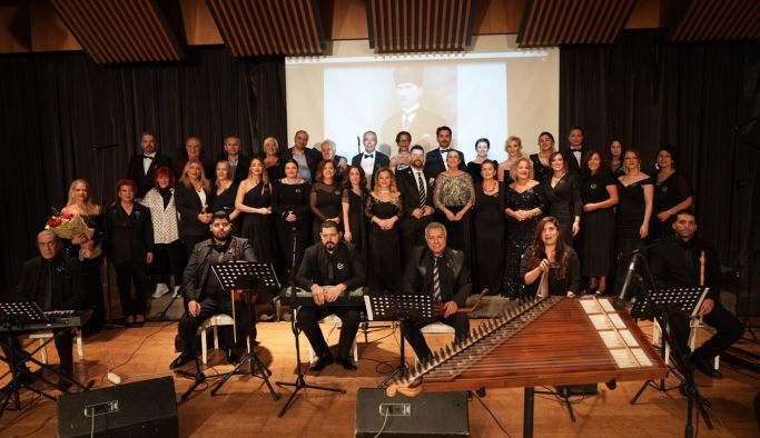 Hoş Sada Korosu’ndan şahane konser: Atatürk’ün sevdiği şarkıları seslendirdiler